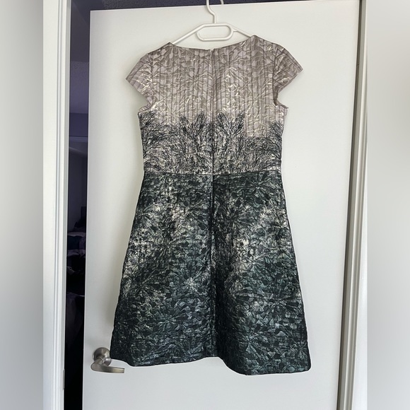 Elegant Theia Cocktail Dress - Size 6 - Picture 2 of 9